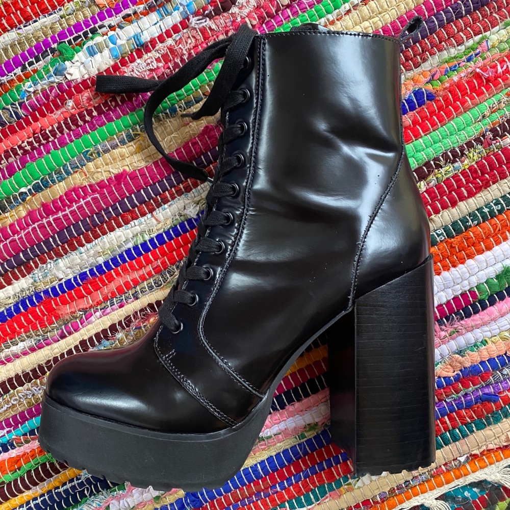 Steve Madden Boots
